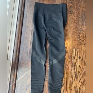 Black textured leggings size xs
